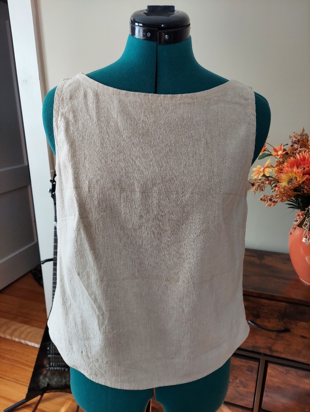 Women’s Cream Linen-Blend V-Back Tank Top